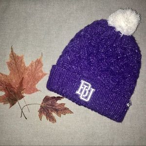 🧶🎅🏻purple knit hat with white pompon
